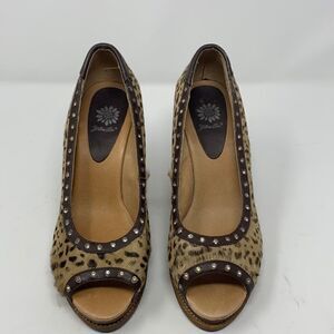 Yellow box Animal Print faux fur  Wedges Size 8